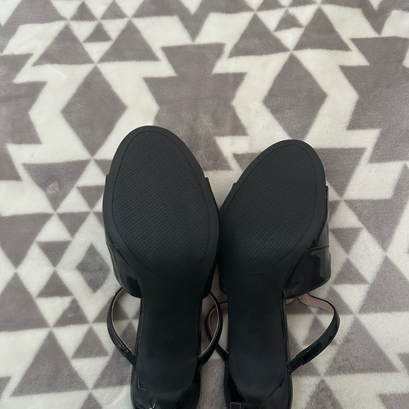 Bandolino Women's Glossy Black Sandals - Picture 4 of 5